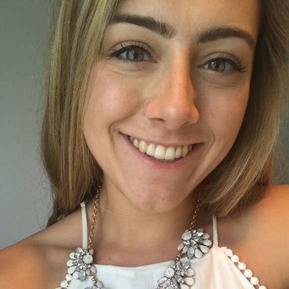 Meet your Posher, Hailey - Picture 1 of 1